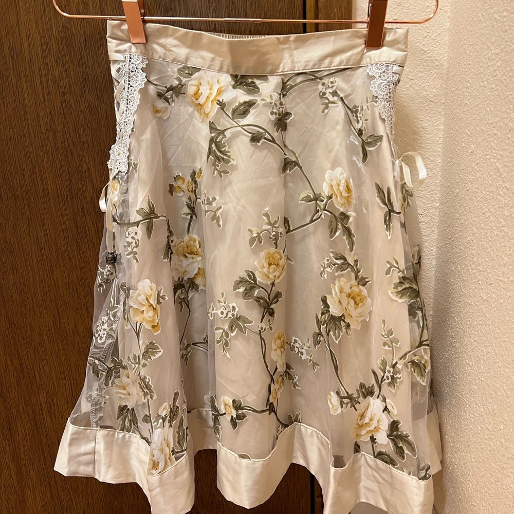 Silky floral skirt